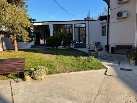 Villa Quantum Beograd Bed and Breakfast in Belgrade