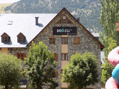 Property building, Street view