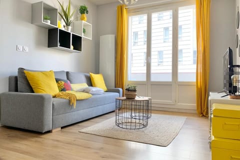 #D6 Hello Sunshine T3 Sleeps 6 Caserne de Bonne Apartment in Grenoble