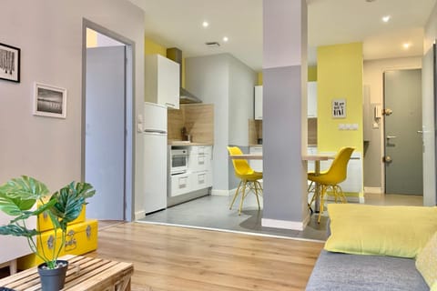 #D6 Hello Sunshine T3 Sleeps 6 Caserne de Bonne Apartment in Grenoble