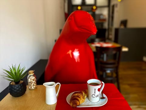 Restaurant/places to eat, Coffee/tea facilities, Seating area