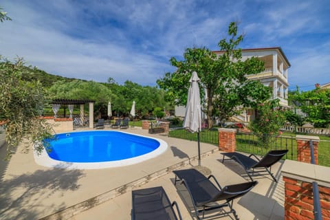 Facade/entrance, Area and facilities, Swimming pool