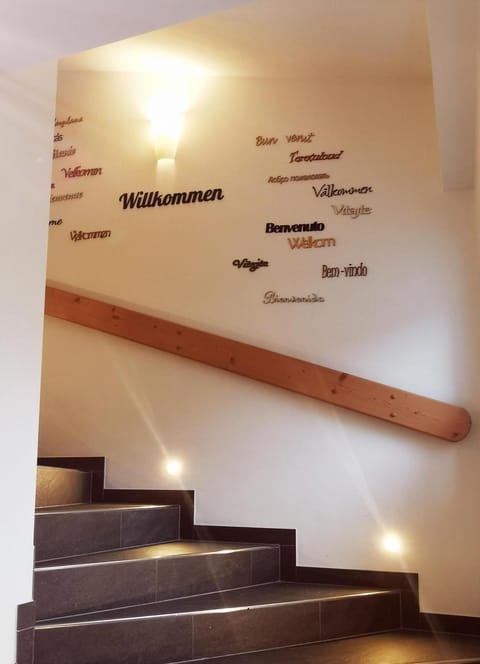 Facade/entrance, Decorative detail