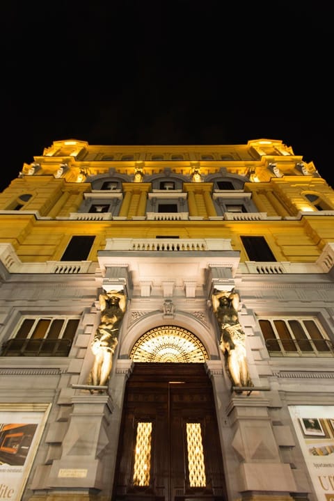 Facade/entrance