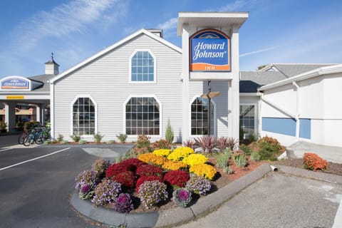 Property building, Spring, Property logo or sign