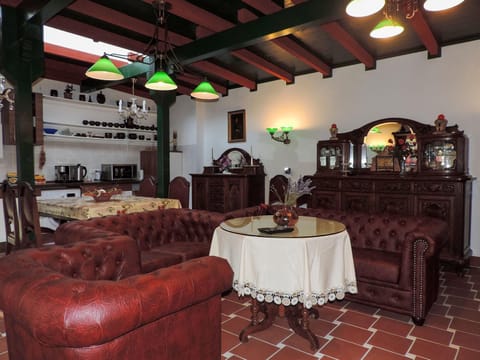 Living room, Photo of the whole room