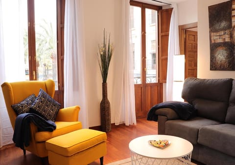 Living room, Seating area