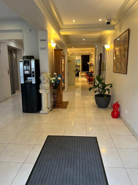 Facade/entrance, Lobby or reception