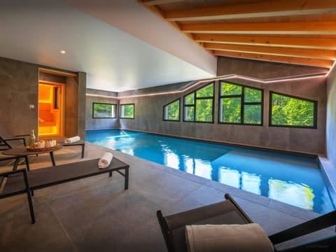 Area and facilities, Swimming pool