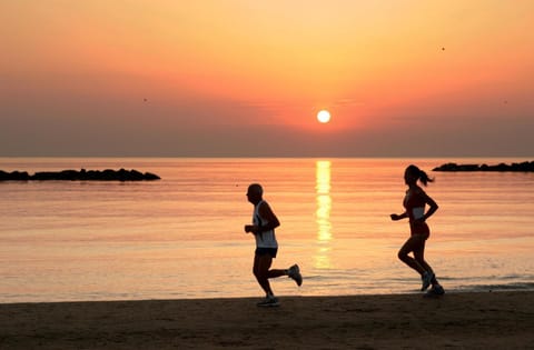 Nearby landmark, Neighbourhood, Natural landscape, Beach, Sports, Sunrise