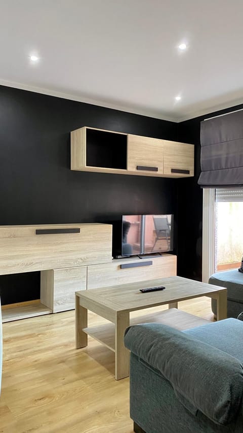 TV and multimedia, Kitchen or kitchenette, Living room, Seating area, Bedroom