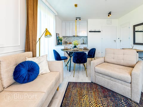 Kitchen or kitchenette, Living room, Other, Seating area, Dining area