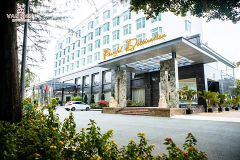 Property building, Day, Location, Parking
