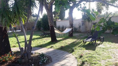 Garden, Decorative detail, Garden view