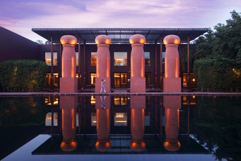 Facade/entrance