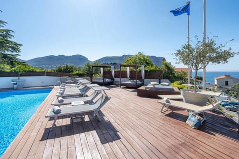 Pool view, Swimming pool