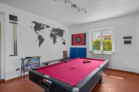 Billiard, Darts, Game Room, Table tennis, Living room, Evening entertainment