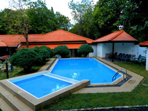 Swimming pool, Swimming pool