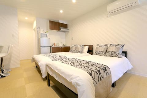 Bed, Kitchen or kitchenette, Photo of the whole room, Dining area, Bedroom, air conditioner