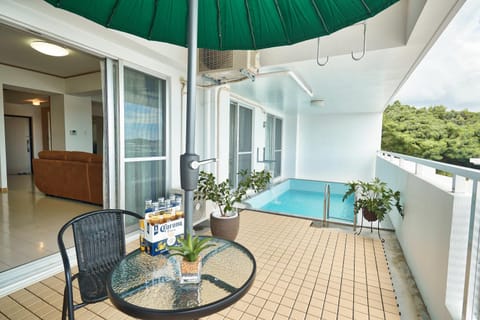 Balcony/Terrace, Balcony/Terrace, Swimming pool, Swimming pool