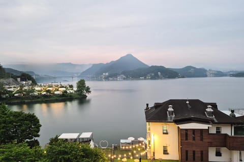Property building, Bird's eye view, Lake view, River view