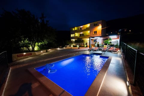 Swimming pool