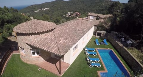 Bird's eye view, BBQ facilities, Garden, View (from property/room), Pool view, Sea view, Swimming pool