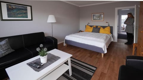 Living room, Photo of the whole room, Bedroom