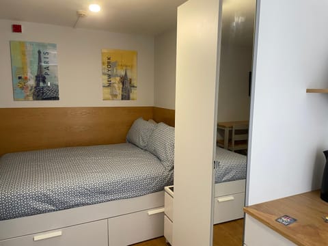 228 Cinderhill Road Apartment in Nottingham