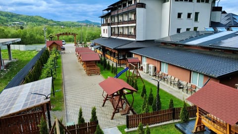 Property building, Restaurant/places to eat, Day, View (from property/room), Balcony/Terrace, Banquet/Function facilities