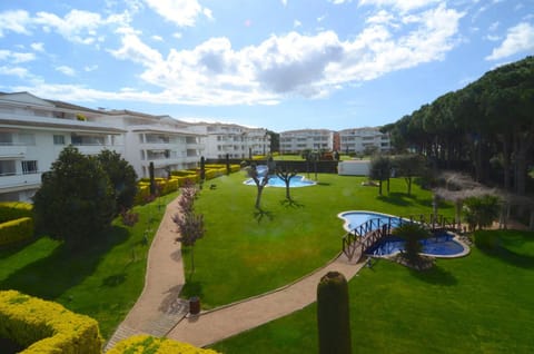 Property building, Pool view, Swimming pool