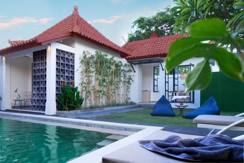 Garden, Decorative detail, Swimming pool
