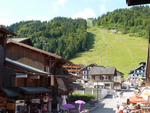 Appartement spacieux au centre de Morzine avec garage privé - FR-1-524-2 Apartment in Montriond