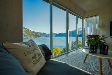 Mountain view, Sea view