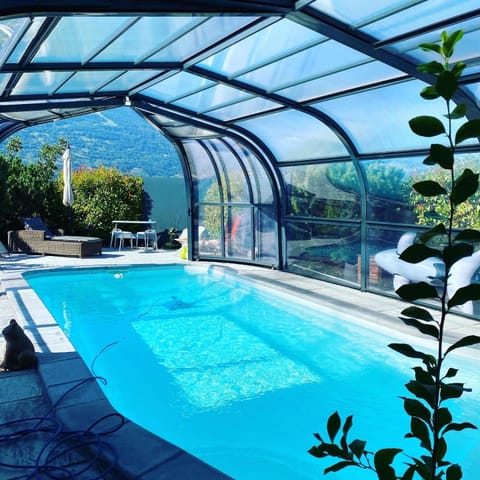 O Rendez Vous maison mitoyenne Piscine chauffée mars-octobre Apartment in Sion