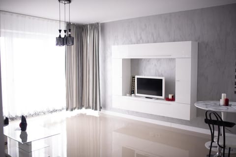 Communal lounge/ TV room, TV and multimedia, Living room, Seating area
