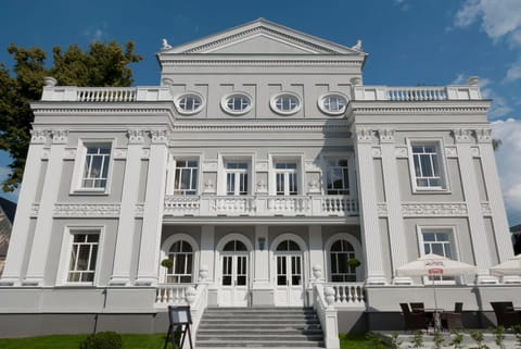 Property building, Facade/entrance