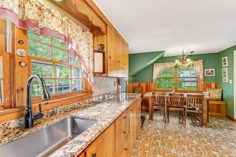 Roxbury Retreat House in Roxbury