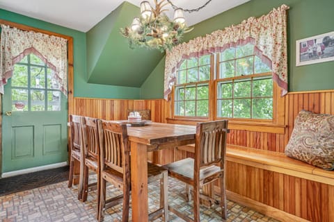 Roxbury Retreat House in Roxbury