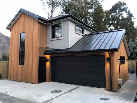 Property building, Day