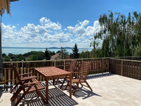 View (from property/room), Balcony/Terrace