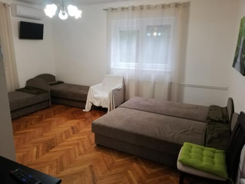 Örökzöld Apartman Szeged Apartment in Szeged