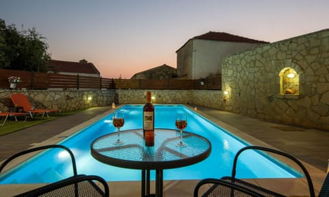 Skandalis Apartments with pool Apartment in Crete