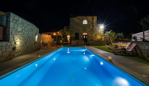 Skandalis Apartments with pool Apartment in Crete