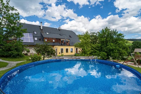 Garden, Swimming pool