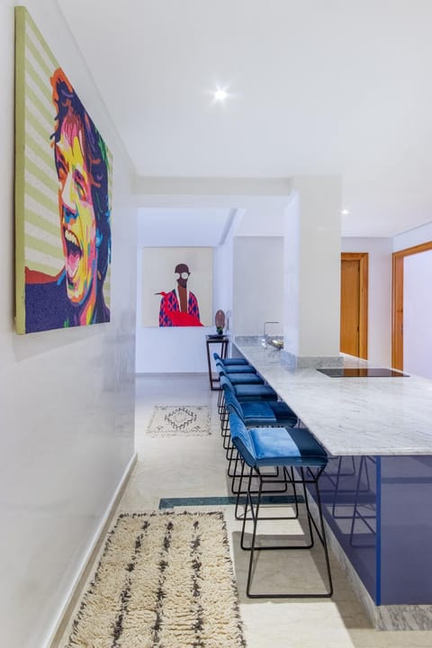 Kitchen or kitchenette, Seating area, Dining area