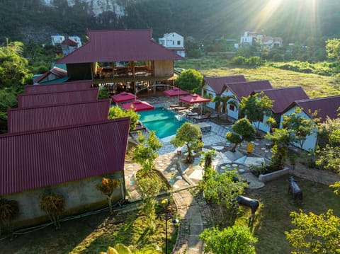 Natural landscape, Garden, Mountain view, sunbed