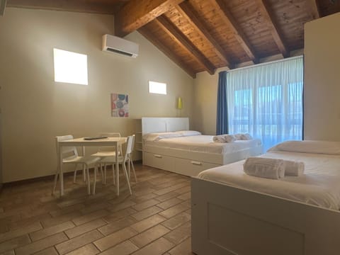 Bed, Photo of the whole room, Bedroom, air conditioner