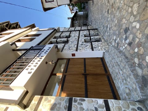 Апартхотел "Старият Град" в етнографски комплекс Apartment hotel in Decentralized Administration of Macedonia and Thrace