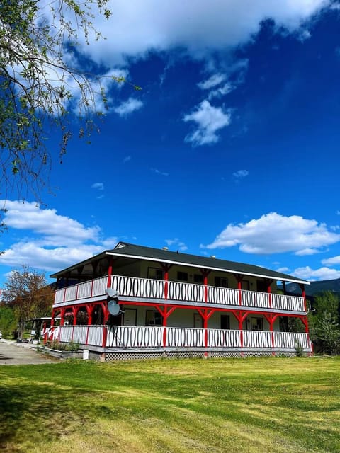 Property building, Day